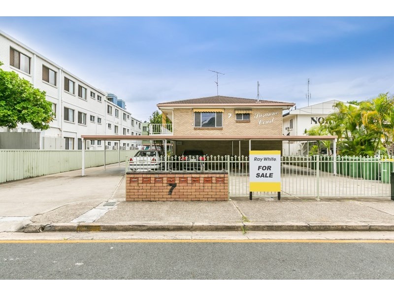 3/7 Little Norman Street, Southport QLD 4215