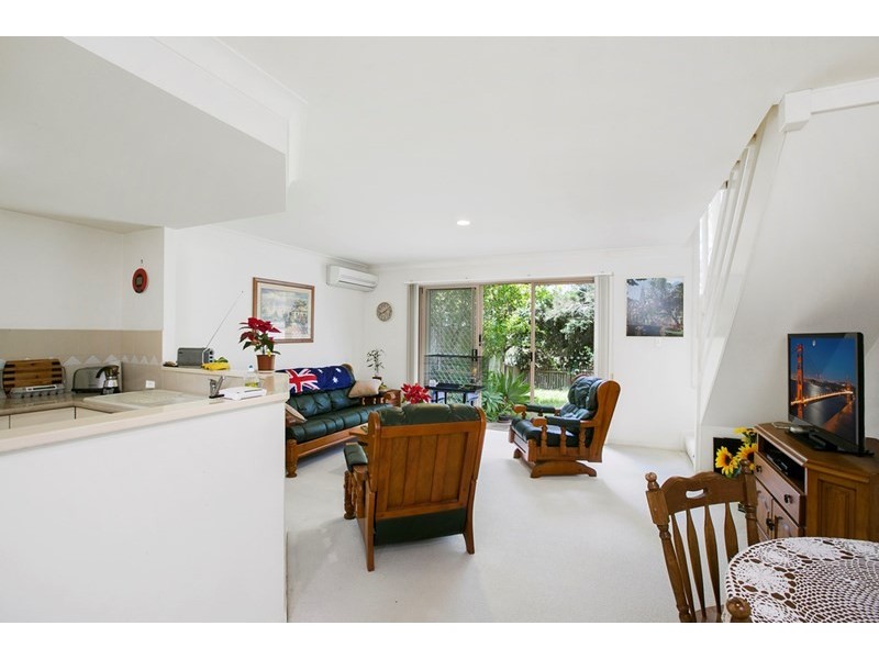 15/67-75 Brown Street, Labrador QLD 4215