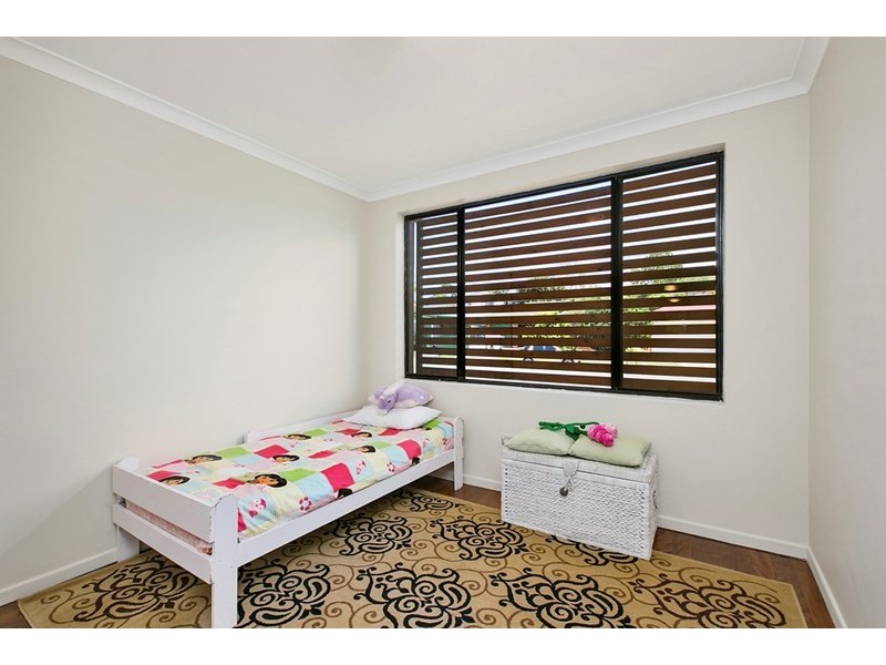 37 Fisher Avenue, Southport QLD 4215