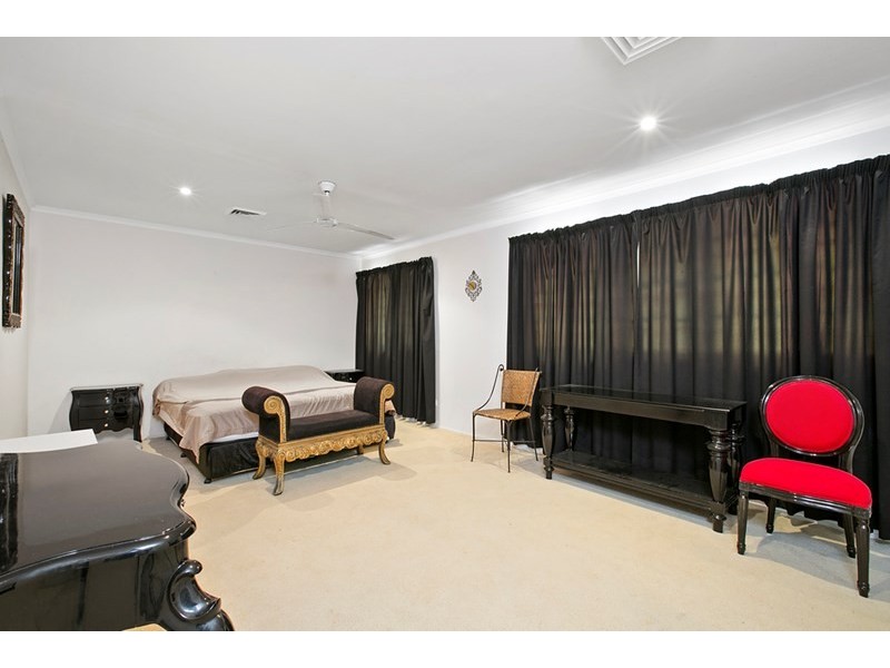 42 Reed Street, Ashmore QLD 4214