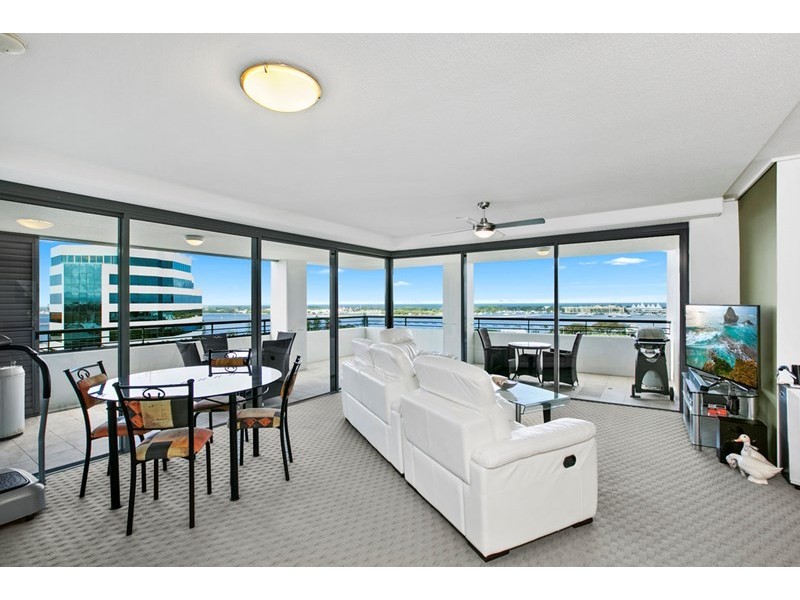 215/105 Scarborough Street, Southport QLD 4215