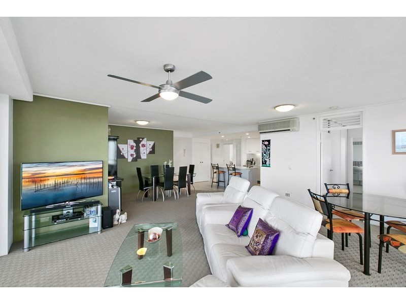 215/105 Scarborough Street, Southport QLD 4215