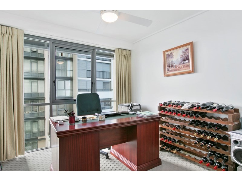 215/105 Scarborough Street, Southport QLD 4215