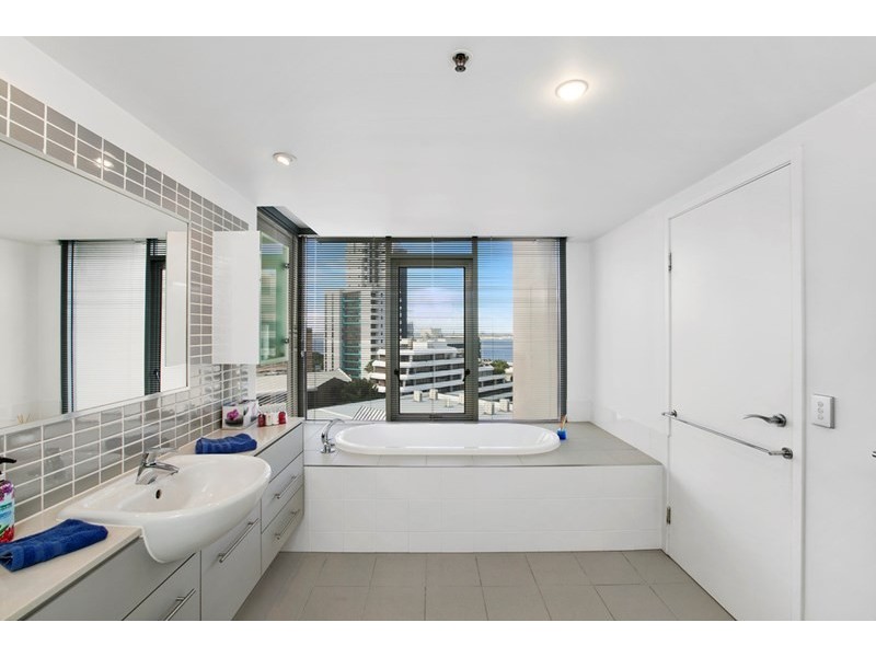 215/105 Scarborough Street, Southport QLD 4215