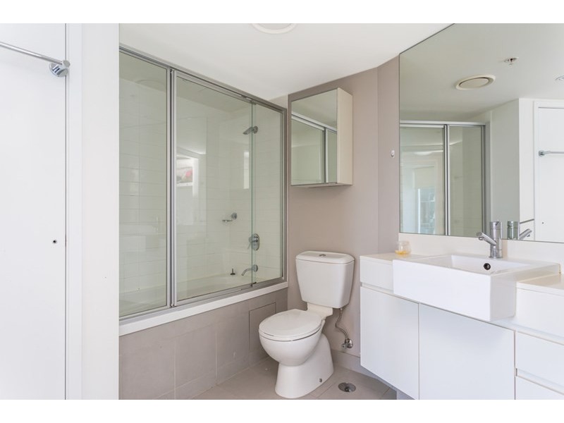 21007/5 Lawson Street, Southport QLD 4215