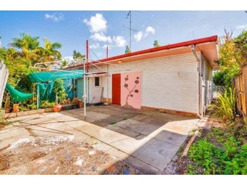 8 Whiting Street, Labrador QLD 4215