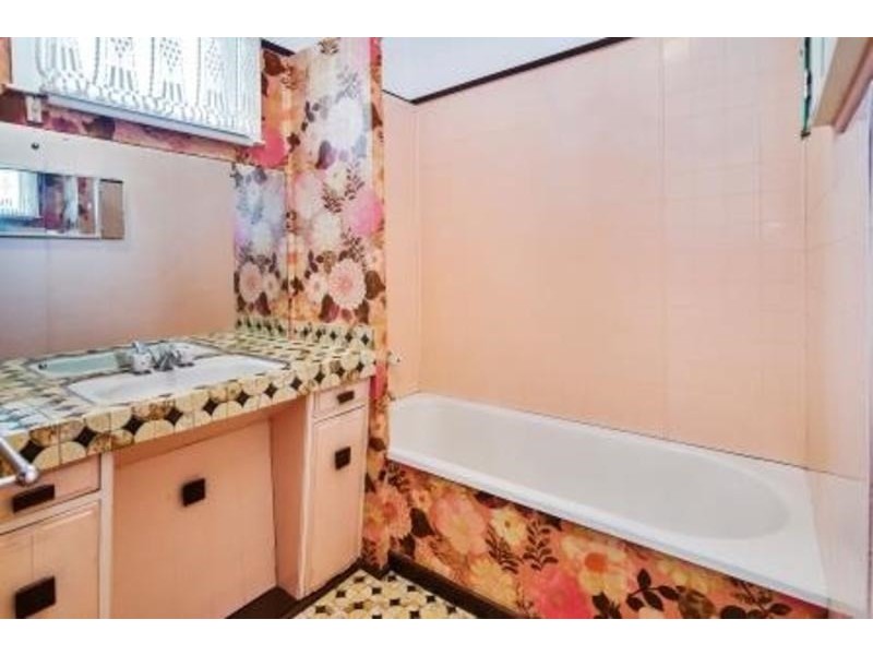 8 Whiting Street, Labrador QLD 4215