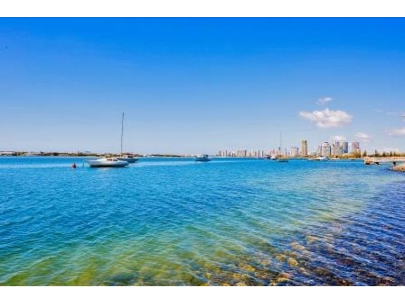 8 Whiting Street, Labrador QLD 4215