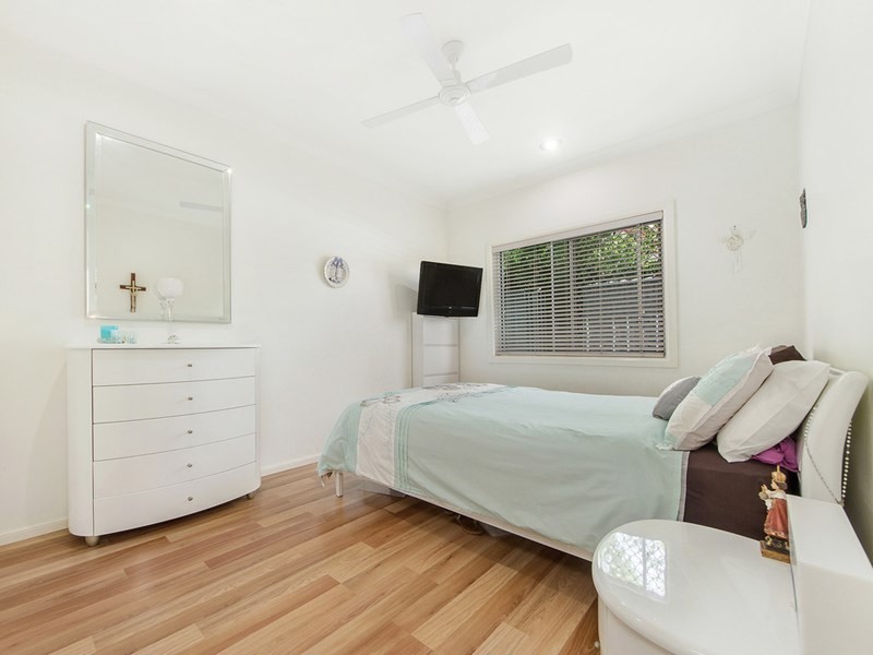 5 Ivor Court, Benowa QLD 4217