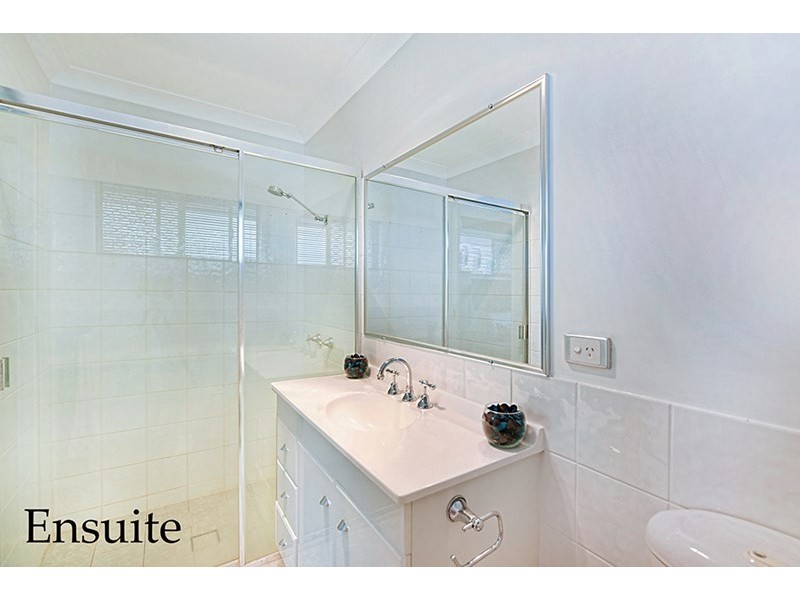 5 Coachwood Court, Burleigh Waters QLD 4220