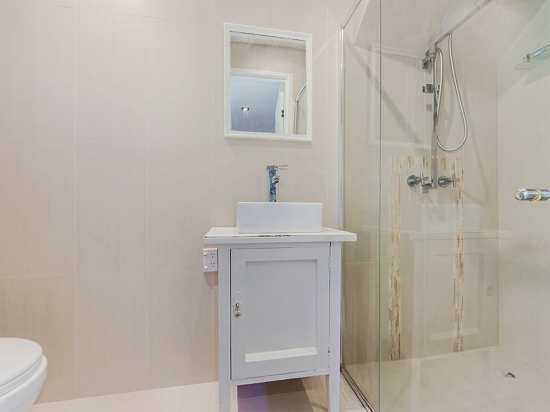 32 Cotlew Street, Southport QLD 4215