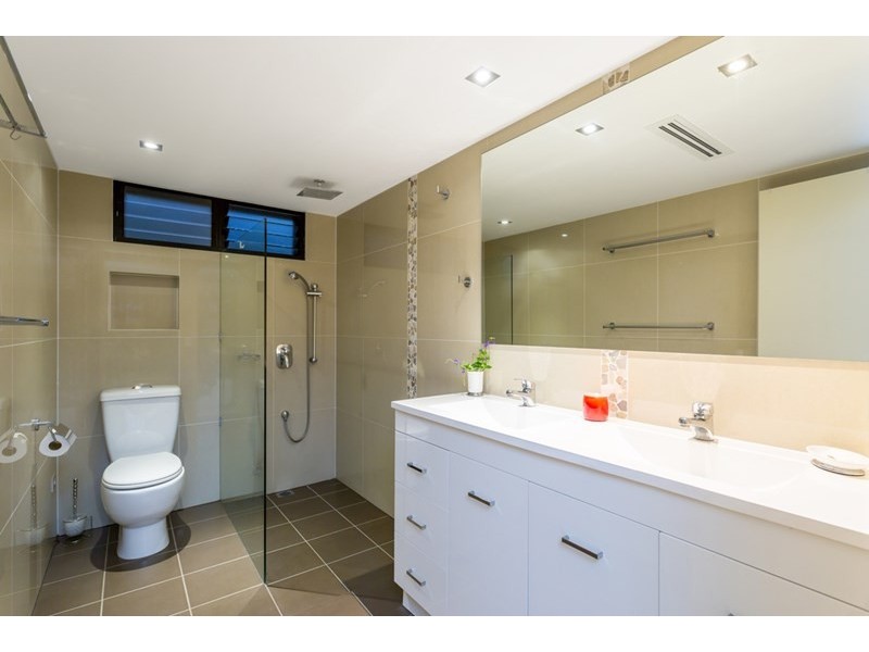 13 Ainsley Avenue, Ashmore QLD 4214