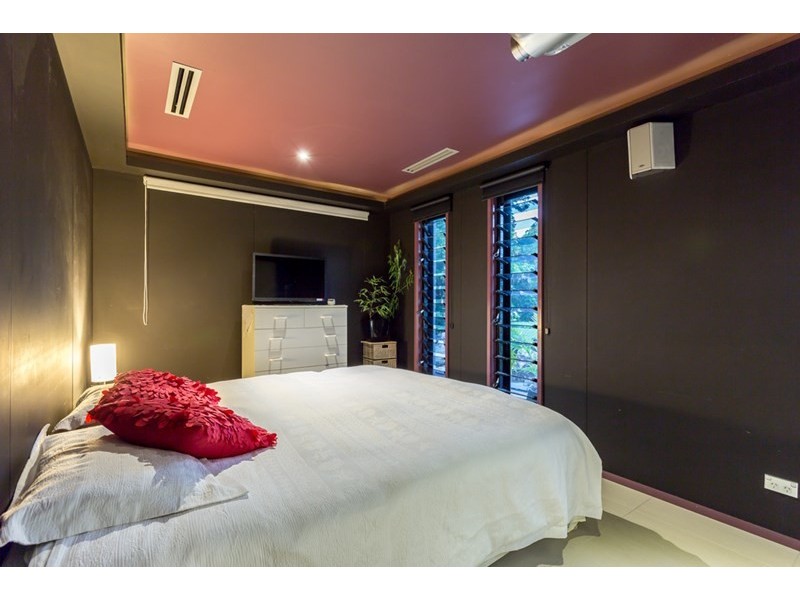 13 Ainsley Avenue, Ashmore QLD 4214