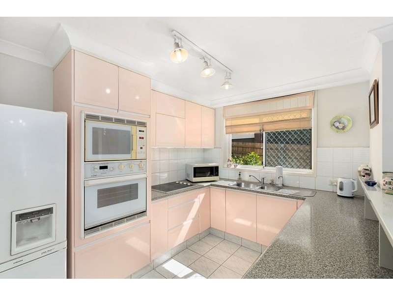 2/49 Bauer Street, Southport QLD 4215