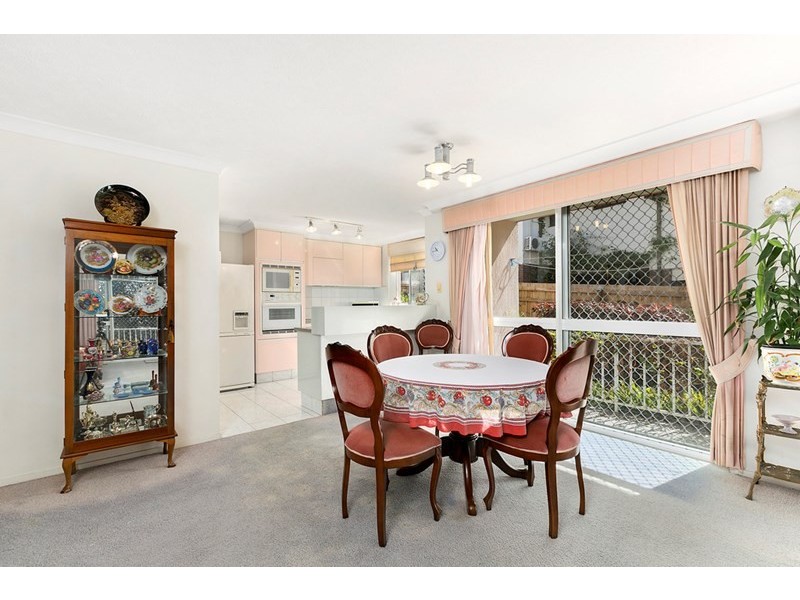 2/49 Bauer Street, Southport QLD 4215