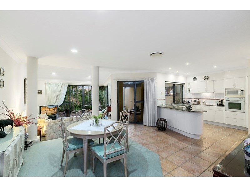 2/125 Santa Cruz Boulevard, Clear Island Waters QLD 4226