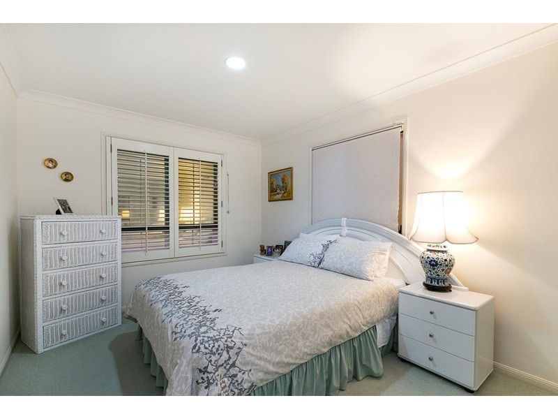 2/125 Santa Cruz Boulevard, Clear Island Waters QLD 4226