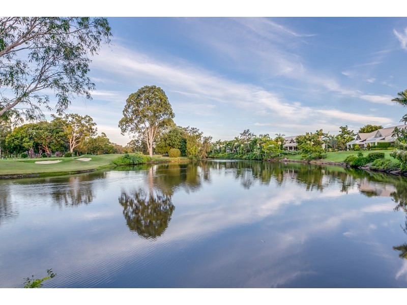 2/125 Santa Cruz Boulevard, Clear Island Waters QLD 4226