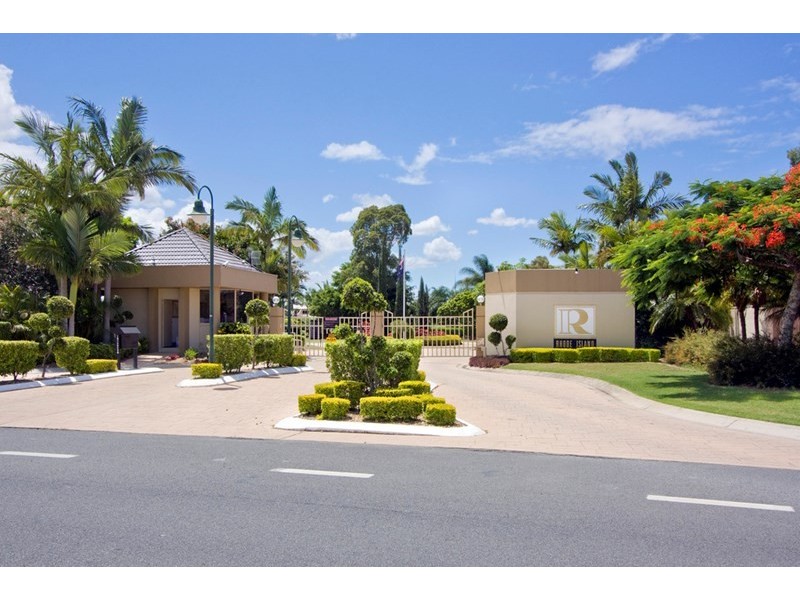 2/125 Santa Cruz Boulevard, Clear Island Waters QLD 4226