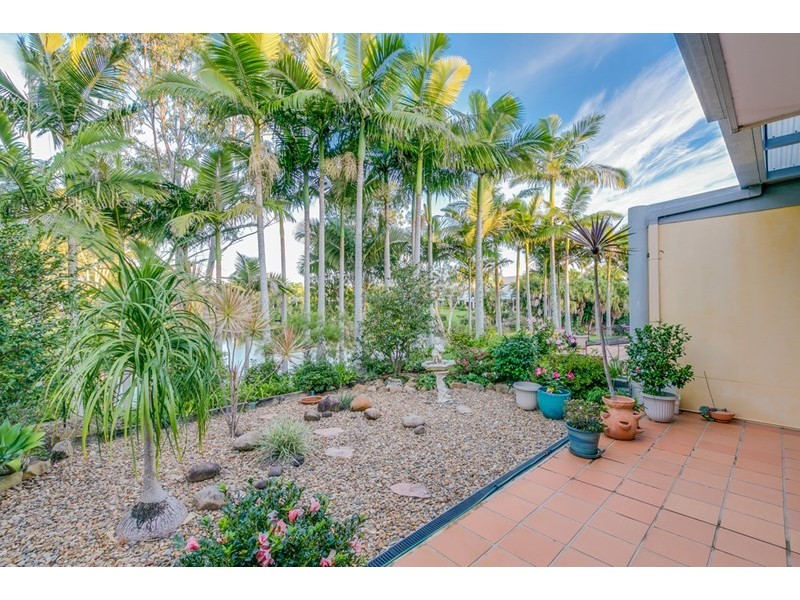 2/125 Santa Cruz Boulevard, Clear Island Waters QLD 4226