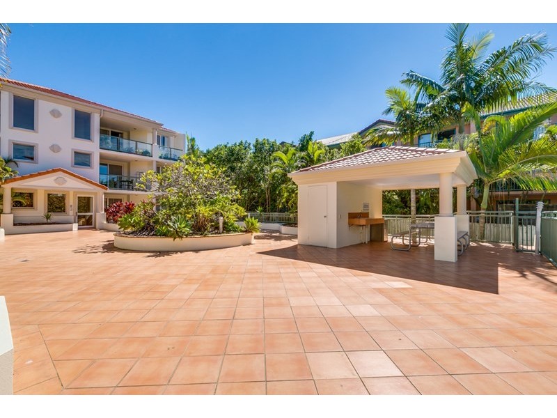 2/7-11 Johnston Street, Southport QLD 4215