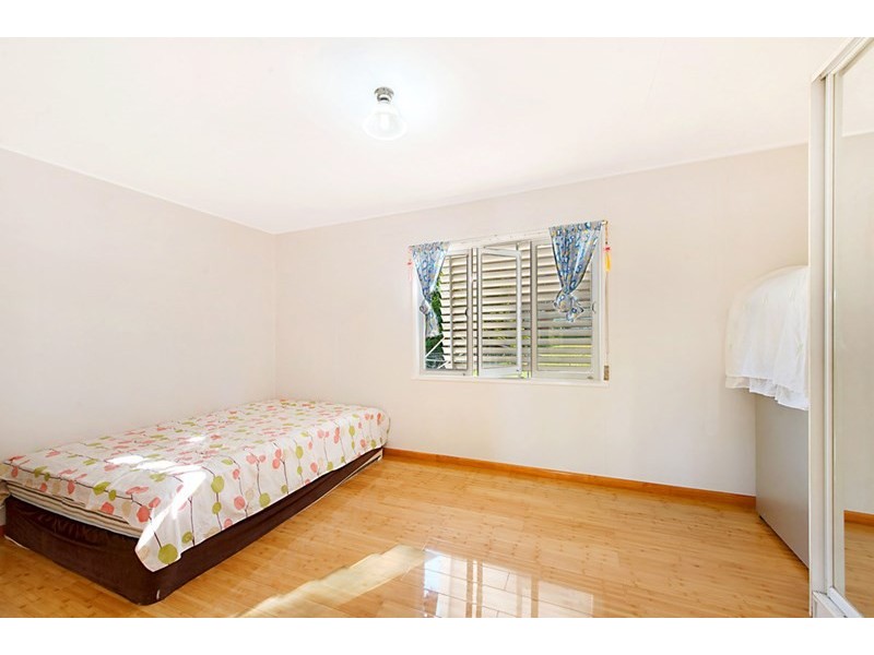 34 Geoffrey Avenue, Southport QLD 4215