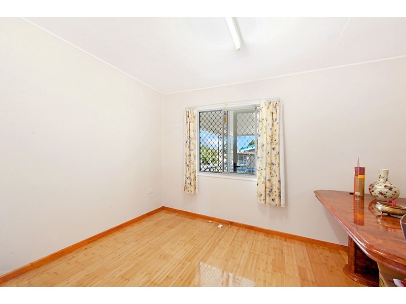 34 Geoffrey Avenue, Southport QLD 4215