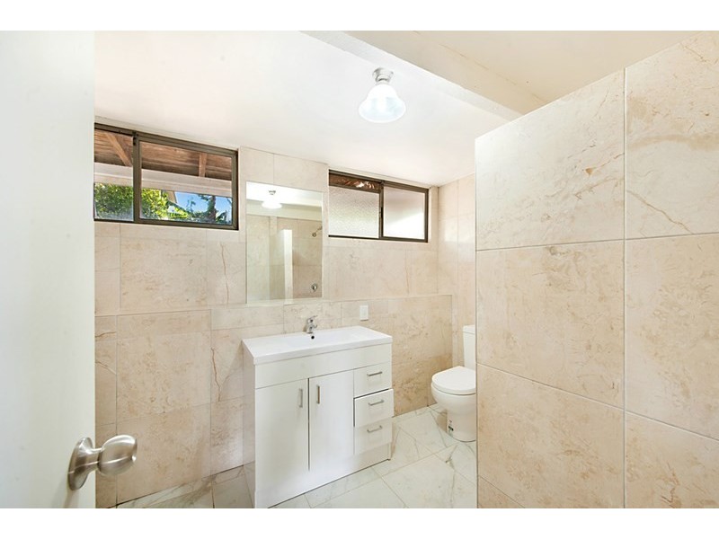 34 Geoffrey Avenue, Southport QLD 4215