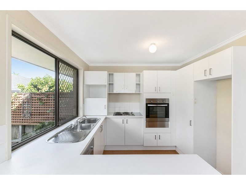 2/47 Usher Avenue, Labrador QLD 4215