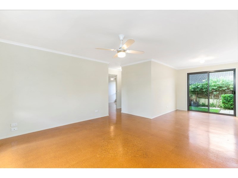 2/47 Usher Avenue, Labrador QLD 4215