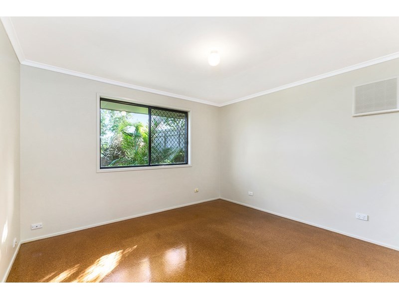 2/47 Usher Avenue, Labrador QLD 4215