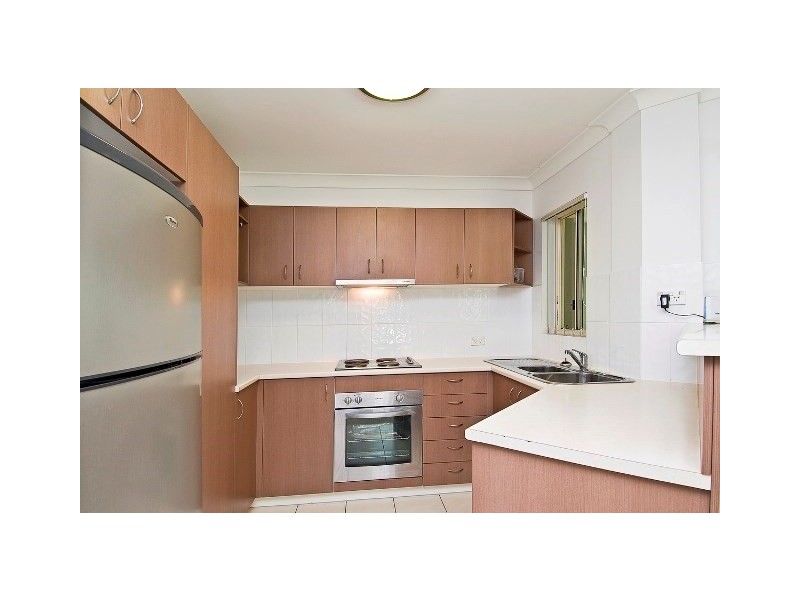 8/131 Muir Street, Labrador QLD 4215