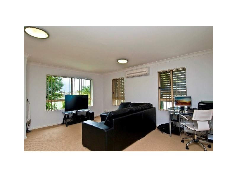 8/131 Muir Street, Labrador QLD 4215