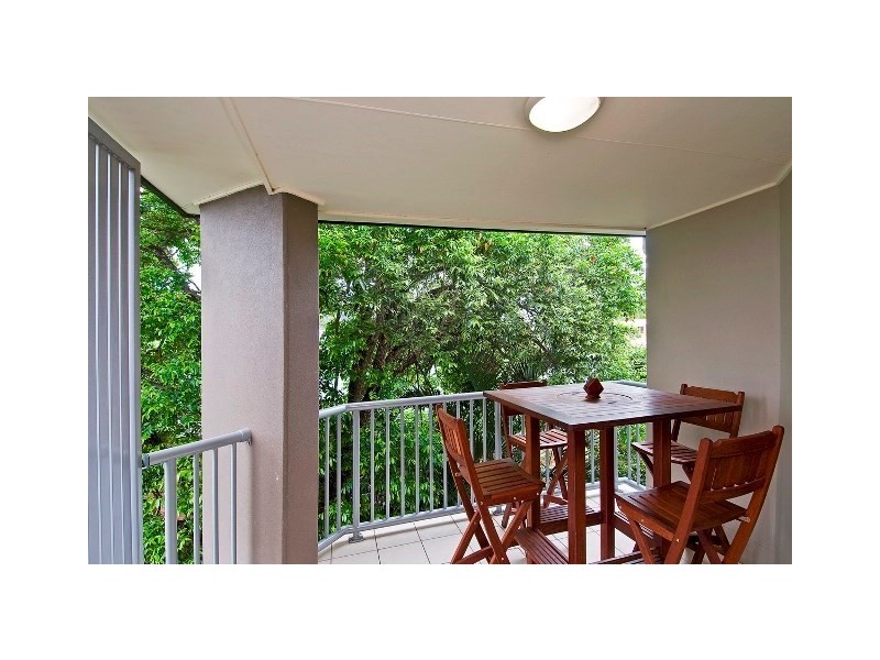 8/131 Muir Street, Labrador QLD 4215