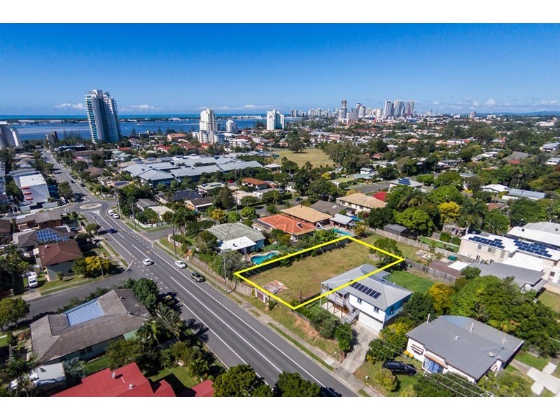 48 Central Street, Labrador QLD 4215