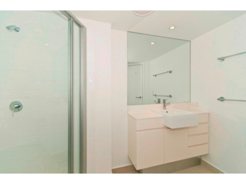 21102/5 Lawson Street, Southport QLD 4215