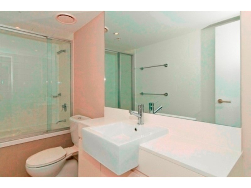 21102/5 Lawson Street, Southport QLD 4215