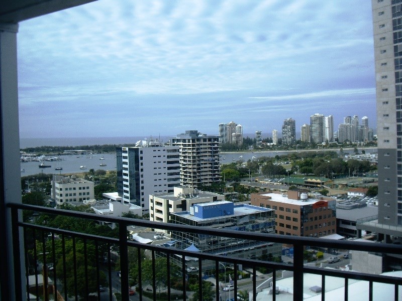 21102/5 Lawson Street, Southport QLD 4215