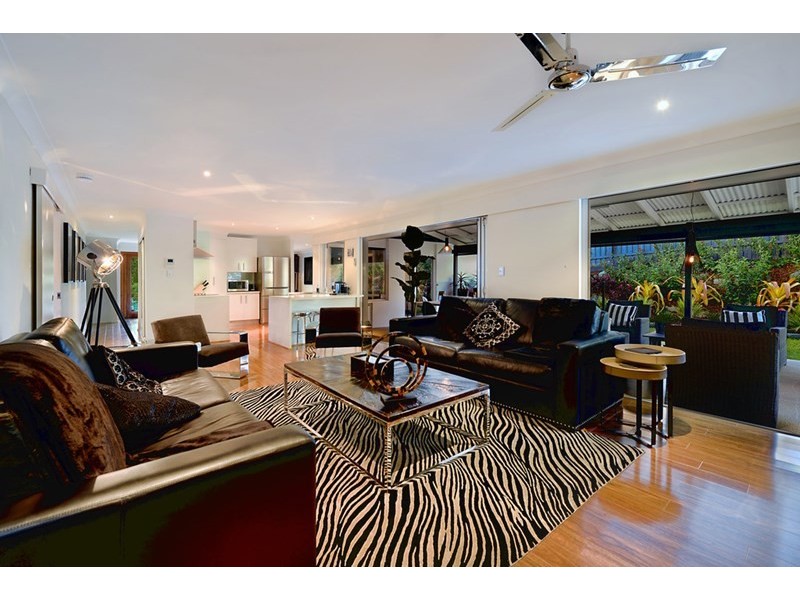 15 Von Nida Street, Parkwood QLD 4214