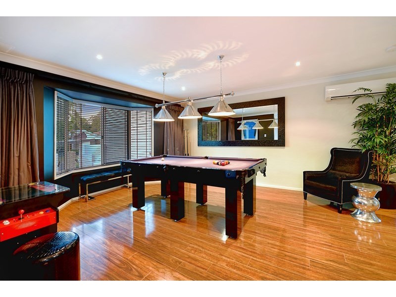 15 Von Nida Street, Parkwood QLD 4214