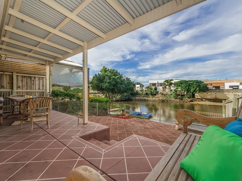 2/3 Orvieto Avenue, Mermaid Waters QLD 4218