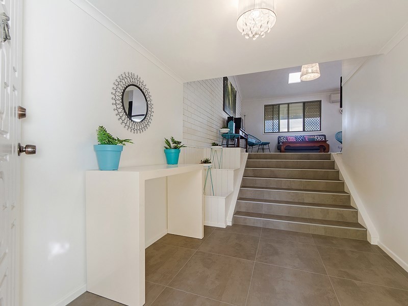 2/3 Orvieto Avenue, Mermaid Waters QLD 4218