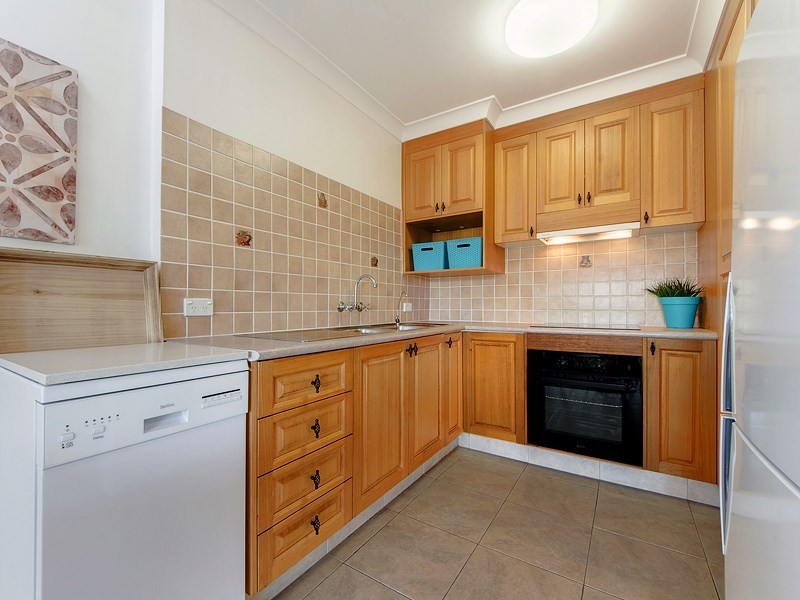 2/3 Orvieto Avenue, Mermaid Waters QLD 4218