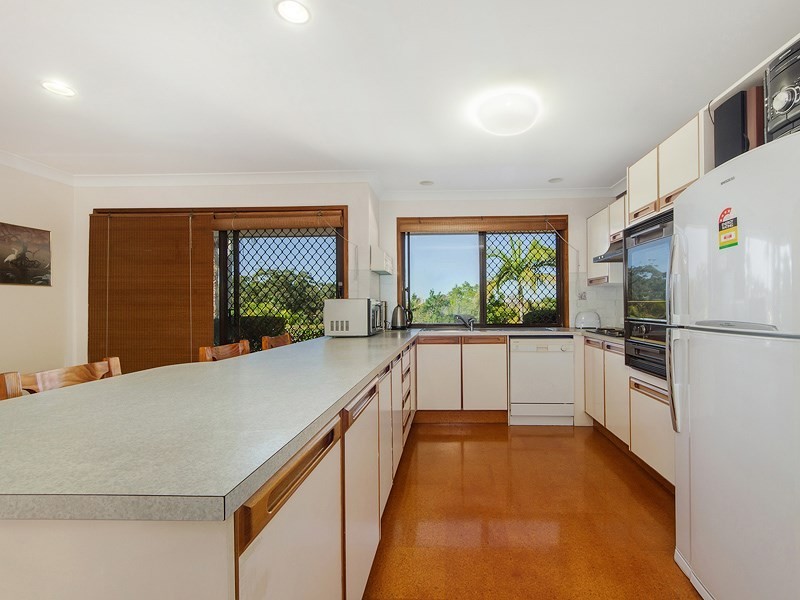 14 Chartwell Drive, Benowa QLD 4217