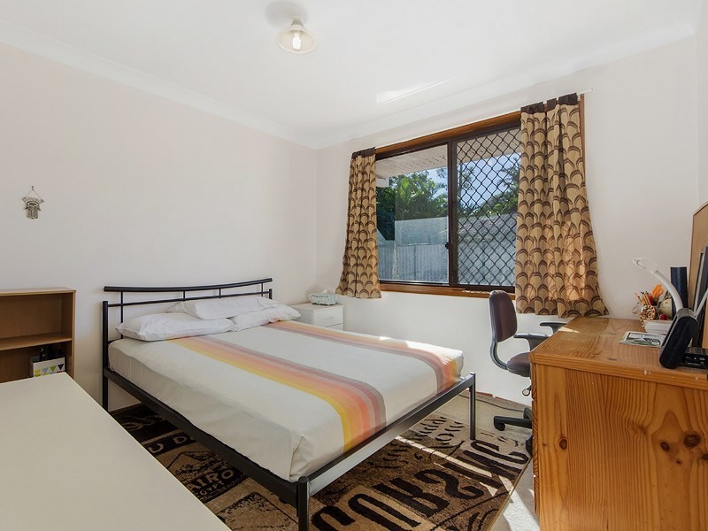 14 Chartwell Drive, Benowa QLD 4217