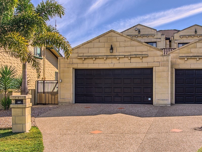 1/4 Mason Street, Southport QLD 4215