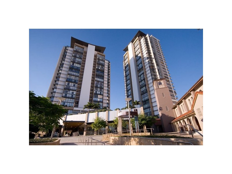 202/105 Scarborough Street, Southport QLD 4215