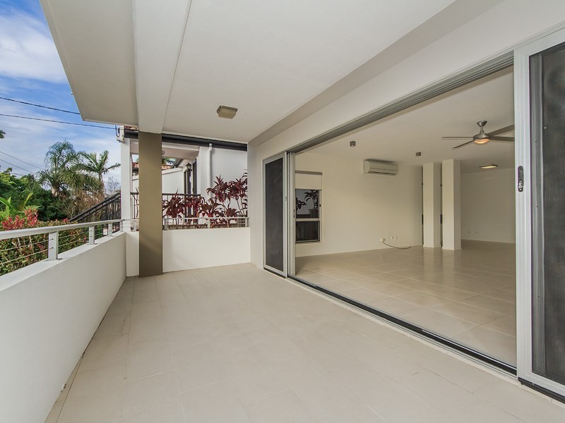 1/8 Walton Street, Southport QLD 4215