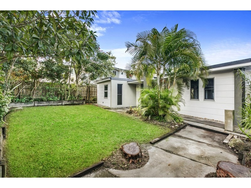 130 Falconer Street, Southport QLD 4215
