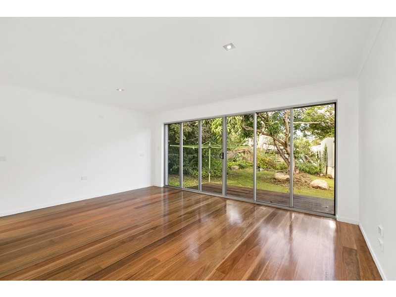 130 Falconer Street, Southport QLD 4215